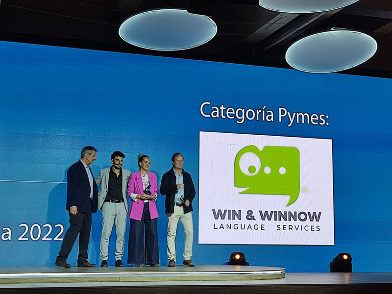 Win & Winnow's CEO, Cecilia Calónico, receives the IDEA Award for Institutional Excellence